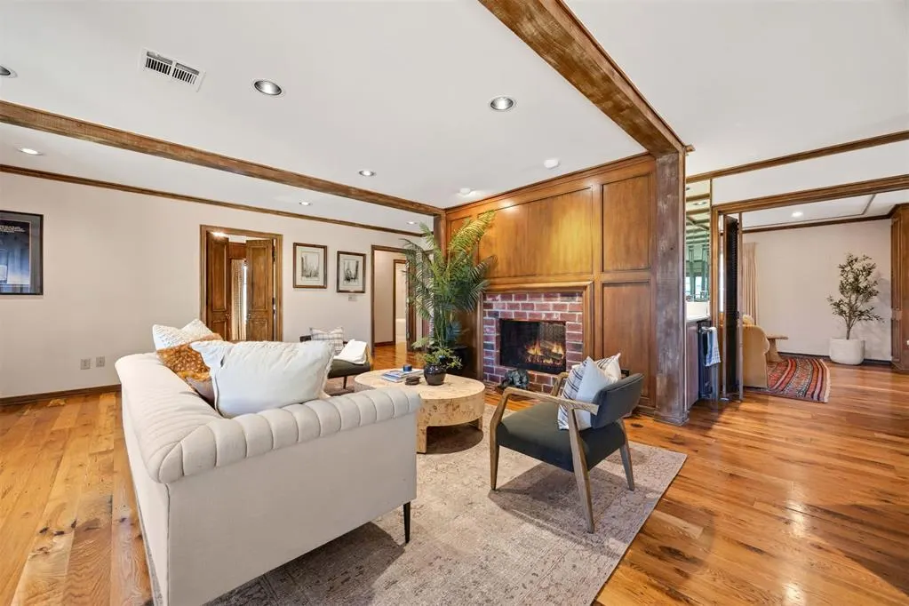 Photo 13 — 6409 N Hillcrest Avenue, Nichols Hills, OK 73116