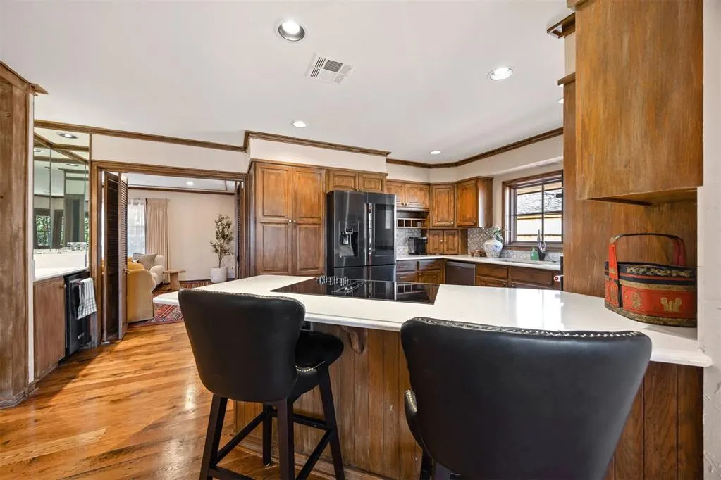 Photo 19 — 6409 N Hillcrest Avenue, Nichols Hills, OK 73116
