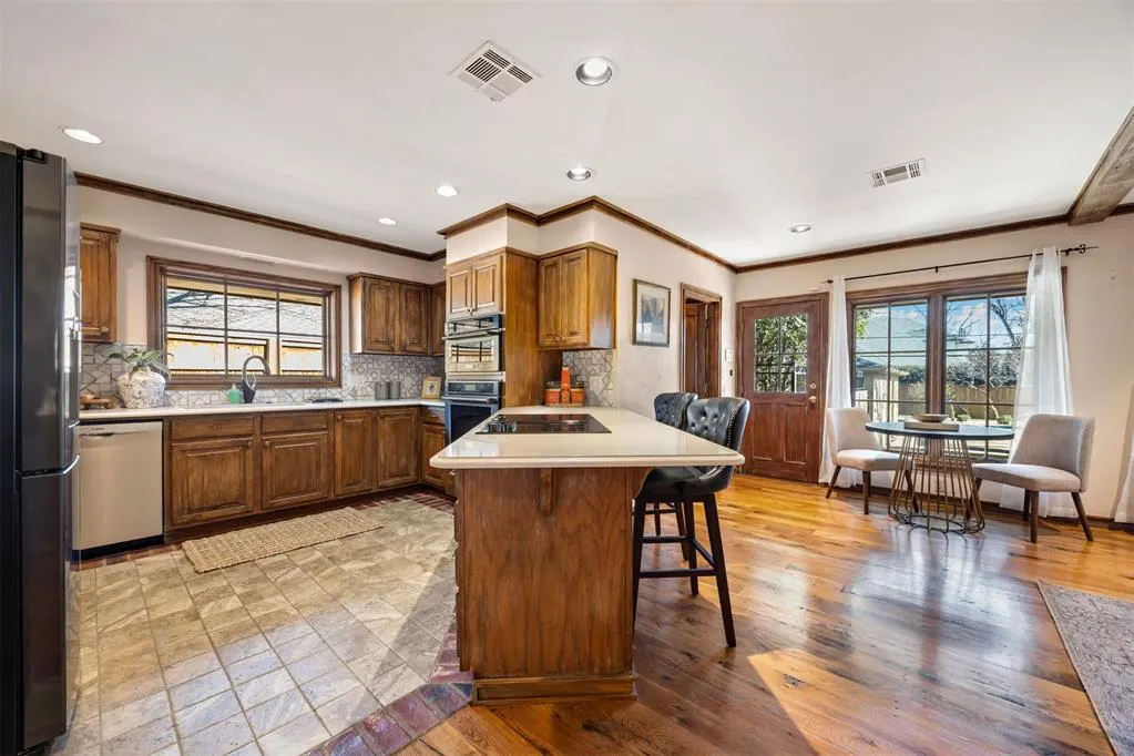 Photo 26 — 6409 N Hillcrest Avenue, Nichols Hills, OK 73116