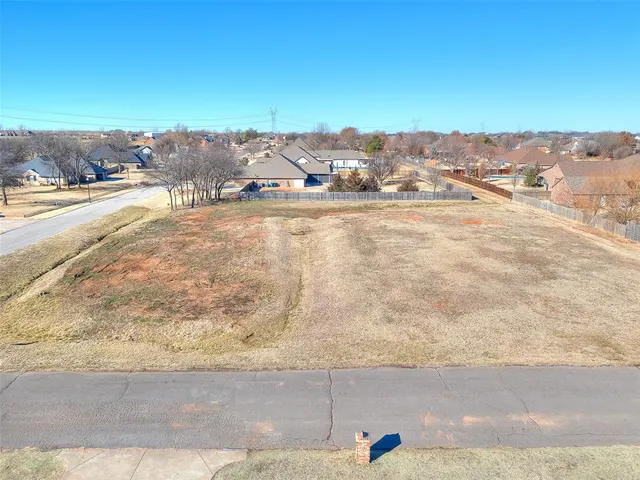 Photo 5 — 13033 SW 10th Street, Yukon, OK 73099