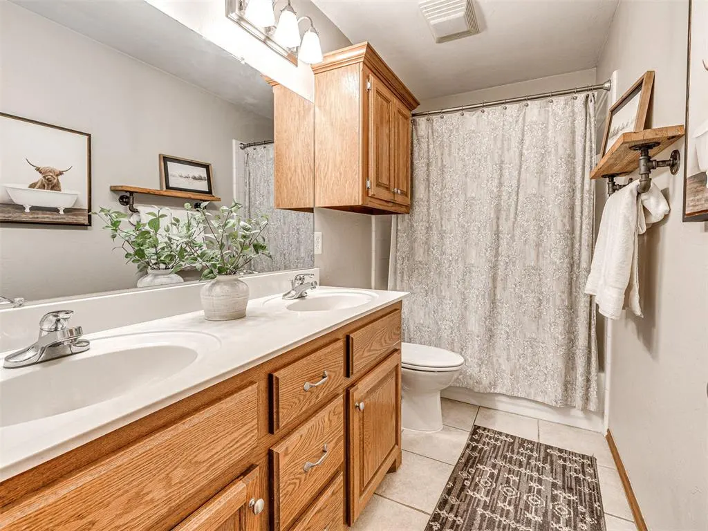 Photo 21 — 11401 Queensland Court, Midwest City, OK 73130