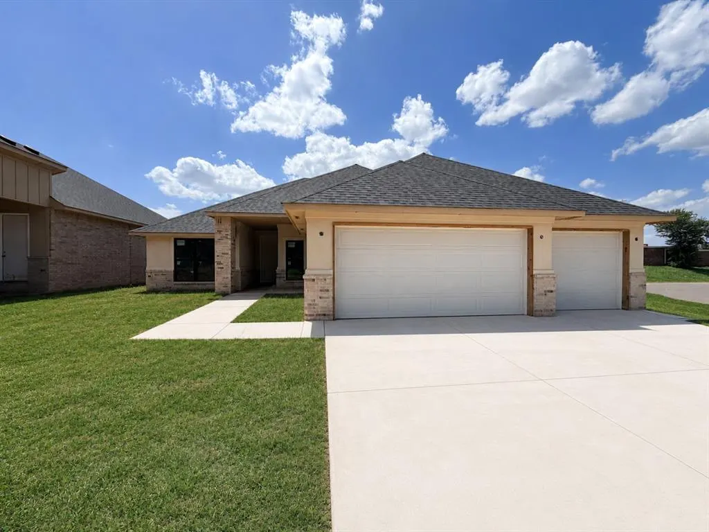 Photo 2 — 16333 Whistle Creek Boulevard, Edmond, OK 73013