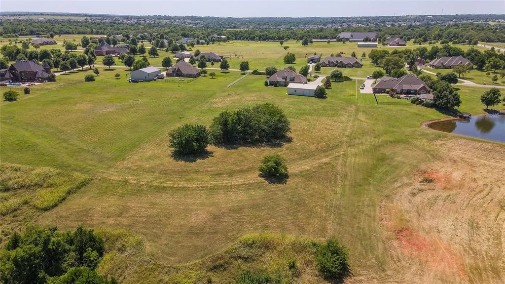 Photo 5 — 10700 Olde Tuscany Road, Oklahoma City, OK 73173