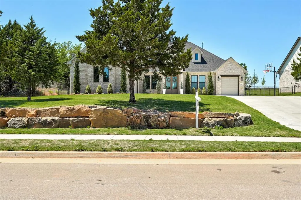 Front exterior — 8111 Goldfinch Drive, Guthrie, OK 73044