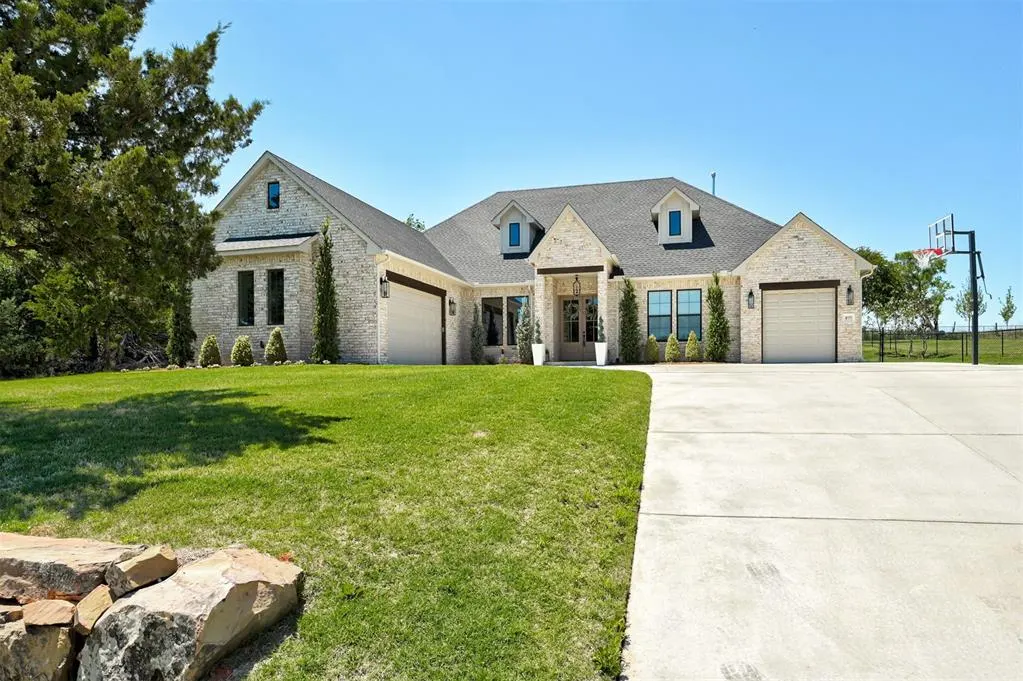 Photo 2 — 8111 Goldfinch Drive, Guthrie, OK 73044