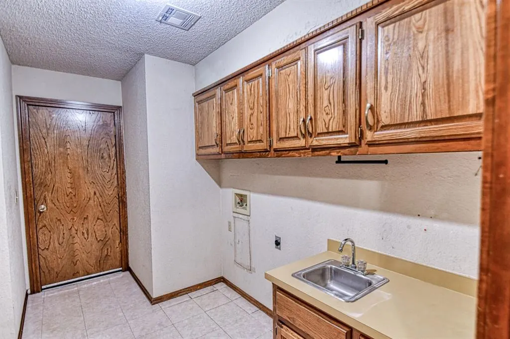 Photo 26 — 10400 Kingsgate Drive, Oklahoma City, OK 73159