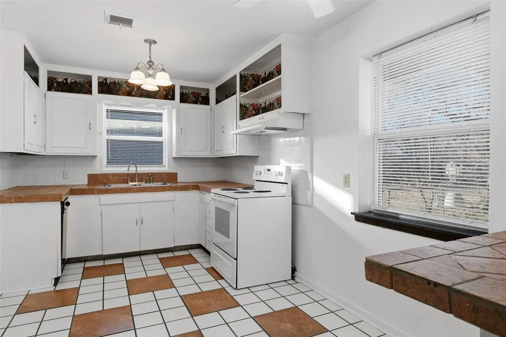 Photo 9 — 3817 NW 50th Street, Oklahoma City, OK 73112