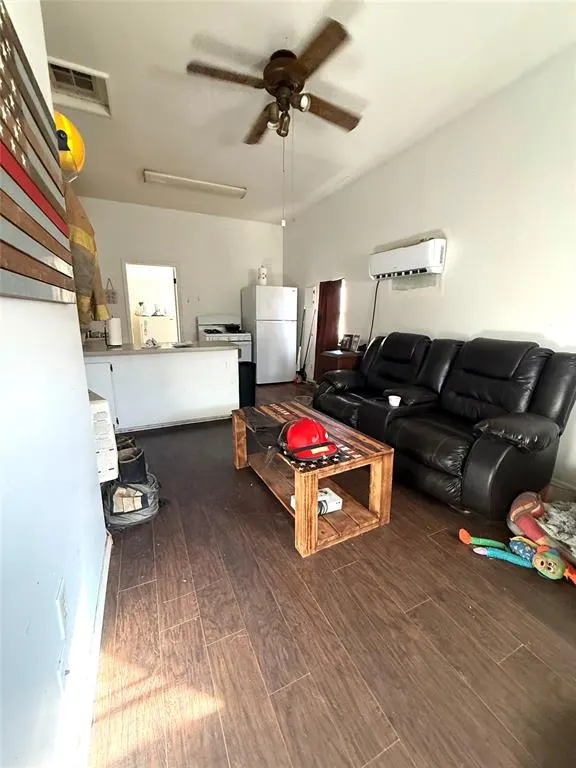 Photo 3 — 840694 N Third Street, Kendrick, OK 74079