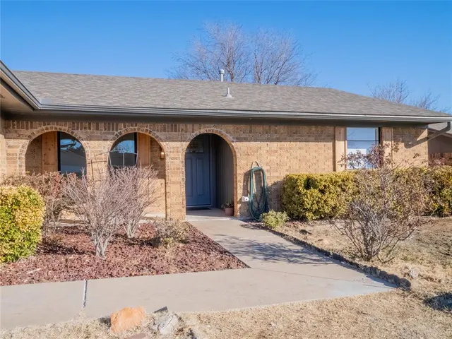 Photo 8 — 7823 NW Morrocco Drive, Lawton, OK 73505