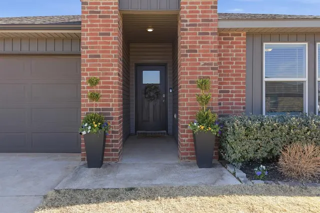 Photo 2 — 14804 Lost Falls Way, Oklahoma City, OK 73142