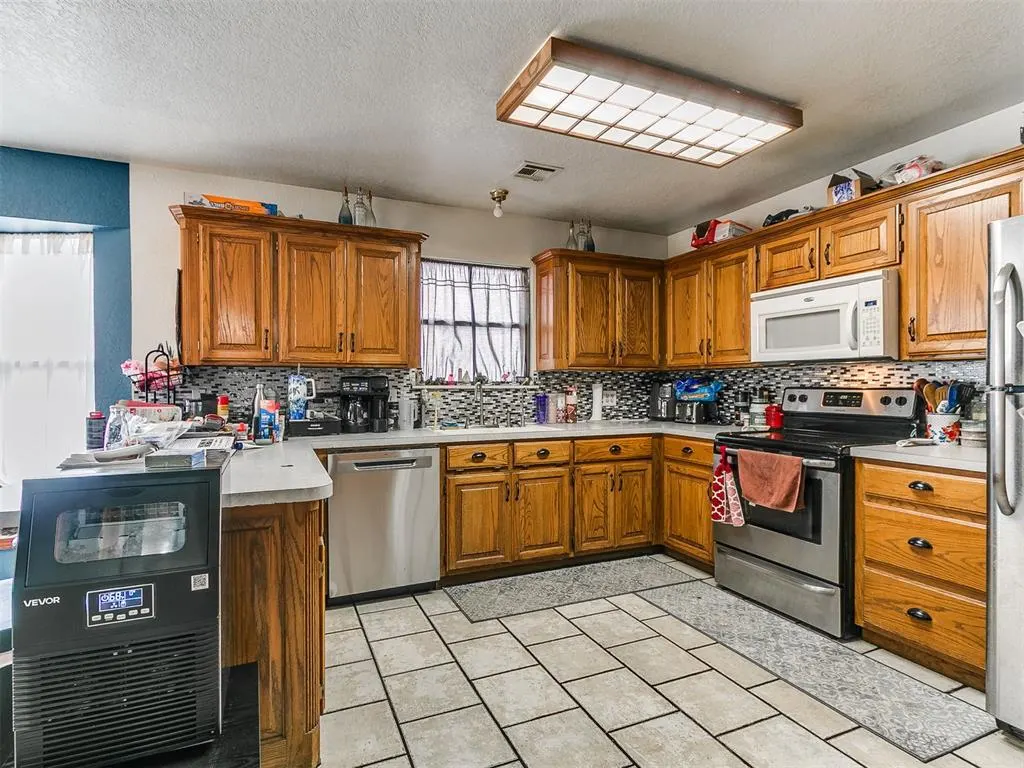 Photo 9 — 2341 County Road 1234, Blanchard, OK 73010