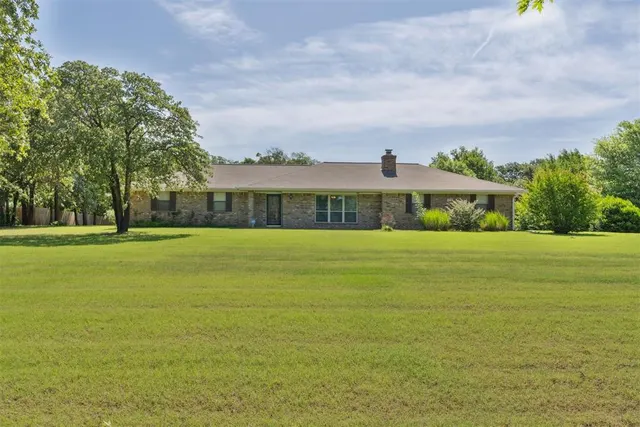 Front exterior — 9901 hickory hollow Road, Shawnee, OK 74804