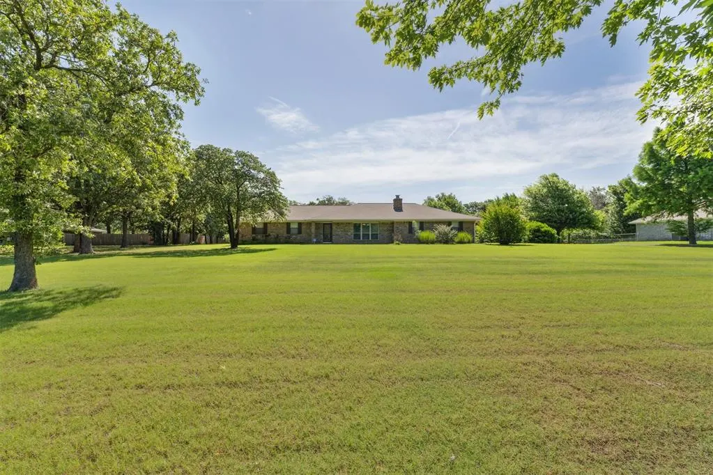 Photo 2 — 9901 hickory hollow Road, Shawnee, OK 74804