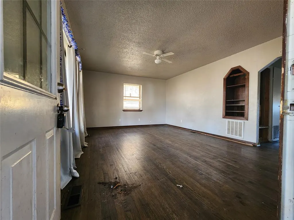 Photo 3 — 2616 NW 38th Street, Oklahoma City, OK 73112