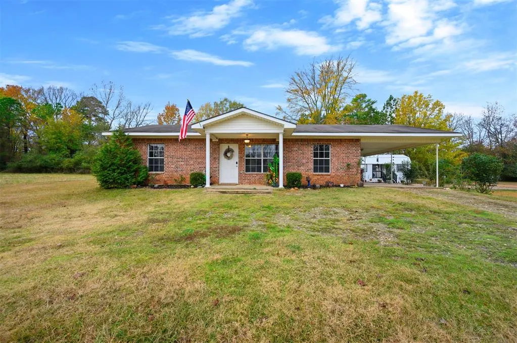 Front exterior — 105 Raintree Road, Broken Bow, OK 74728