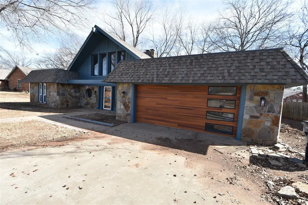 Photo 2 — 2206 Northwood Drive, Seminole, OK 74868