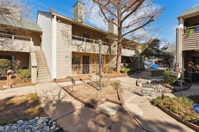 Photo 2 — 11120 N Stratford Drive 130, Oklahoma City, OK 73120