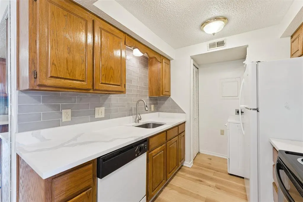 Photo 15 — 11120 N Stratford Drive 130, Oklahoma City, OK 73120