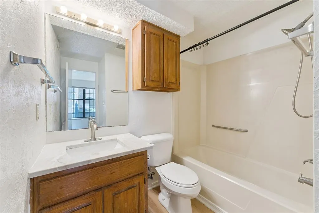 Photo 21 — 11120 N Stratford Drive 130, Oklahoma City, OK 73120
