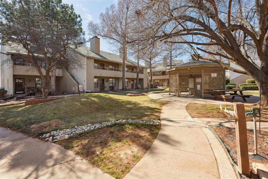 Photo 29 — 11120 N Stratford Drive 130, Oklahoma City, OK 73120