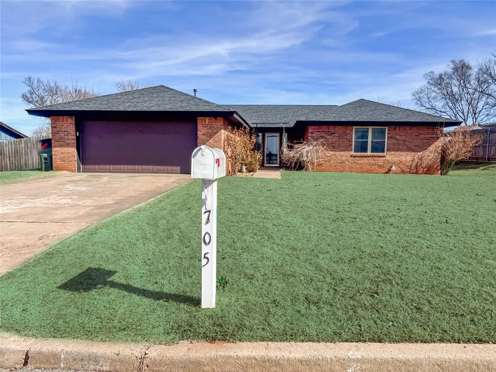 Front exterior — 705 S 28th Street, Clinton, OK 73601