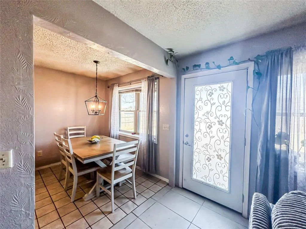 Photo 8 — 705 S 28th Street, Clinton, OK 73601