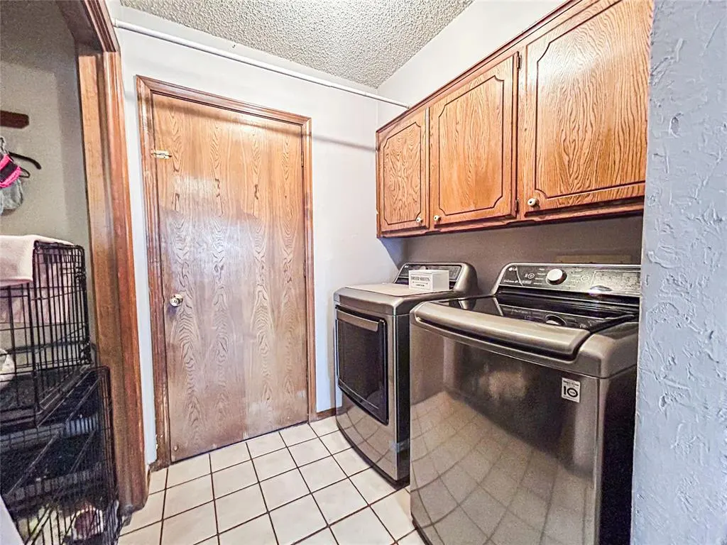 Photo 11 — 705 S 28th Street, Clinton, OK 73601