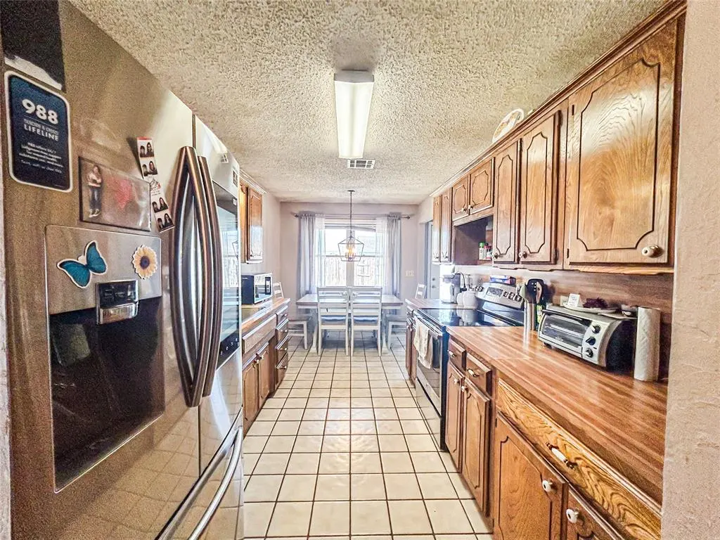 Photo 12 — 705 S 28th Street, Clinton, OK 73601