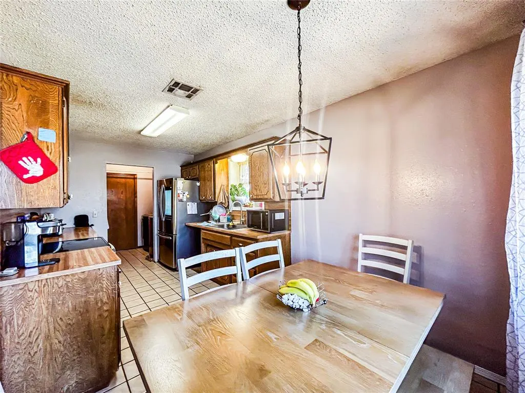 Photo 14 — 705 S 28th Street, Clinton, OK 73601