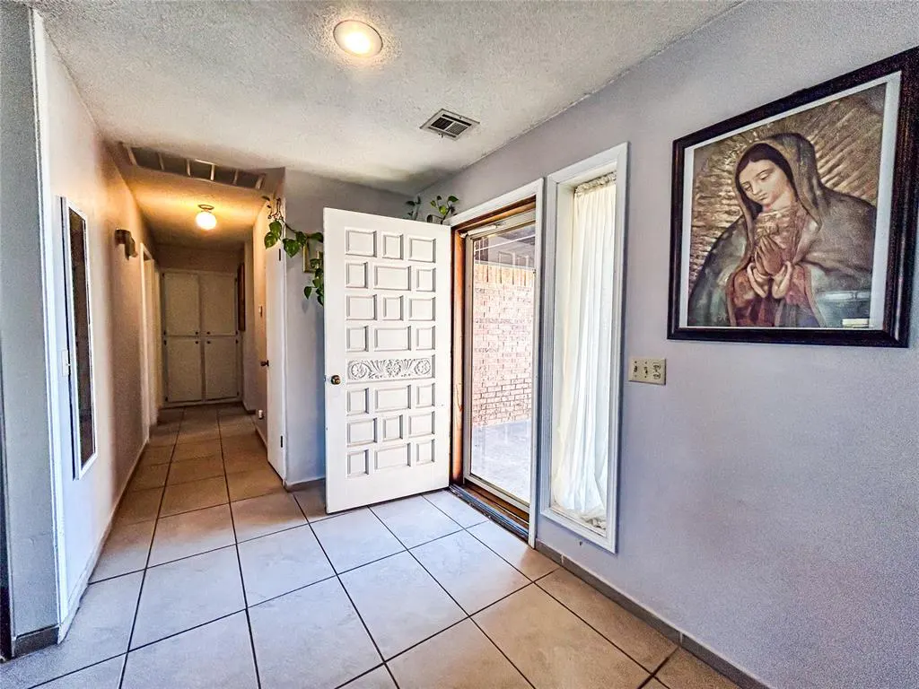 Photo 15 — 705 S 28th Street, Clinton, OK 73601