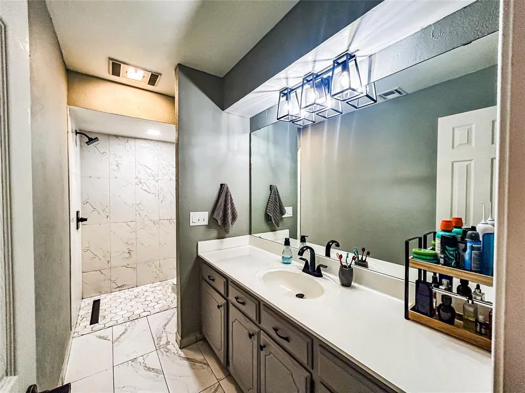 Photo 16 — 705 S 28th Street, Clinton, OK 73601