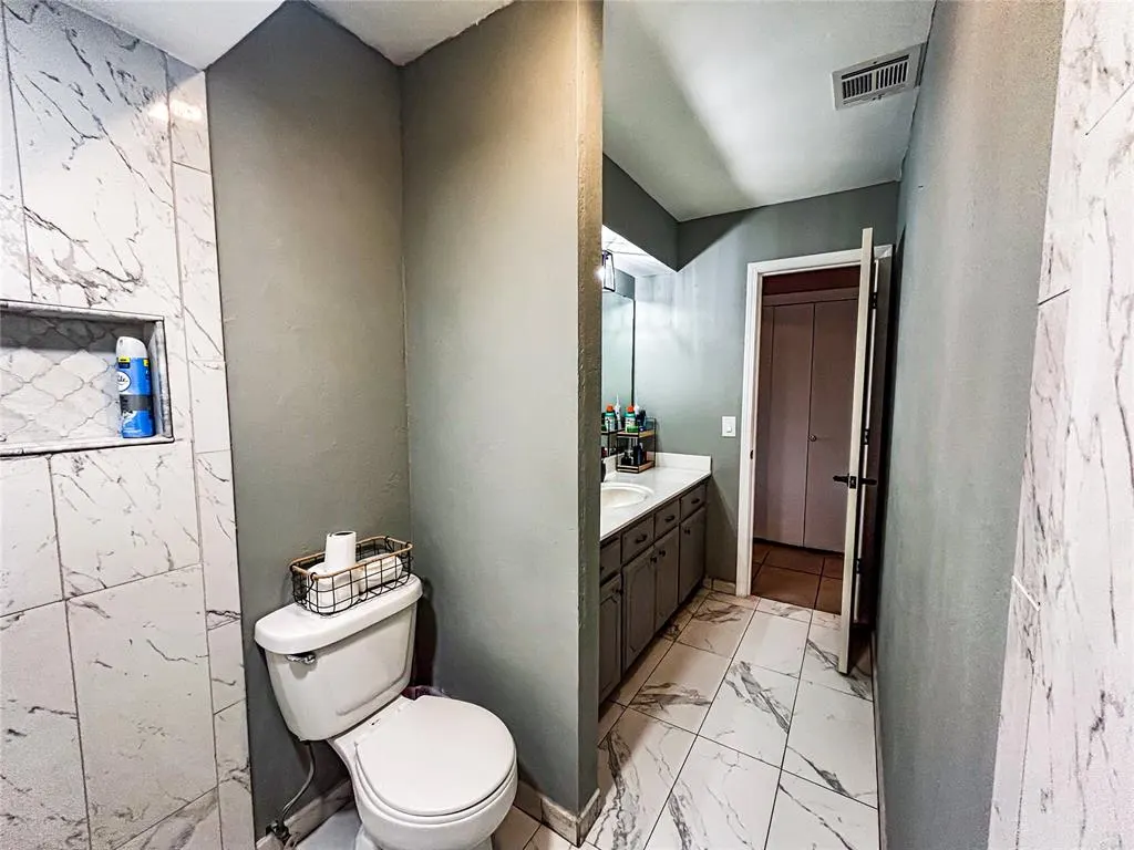Photo 17 — 705 S 28th Street, Clinton, OK 73601
