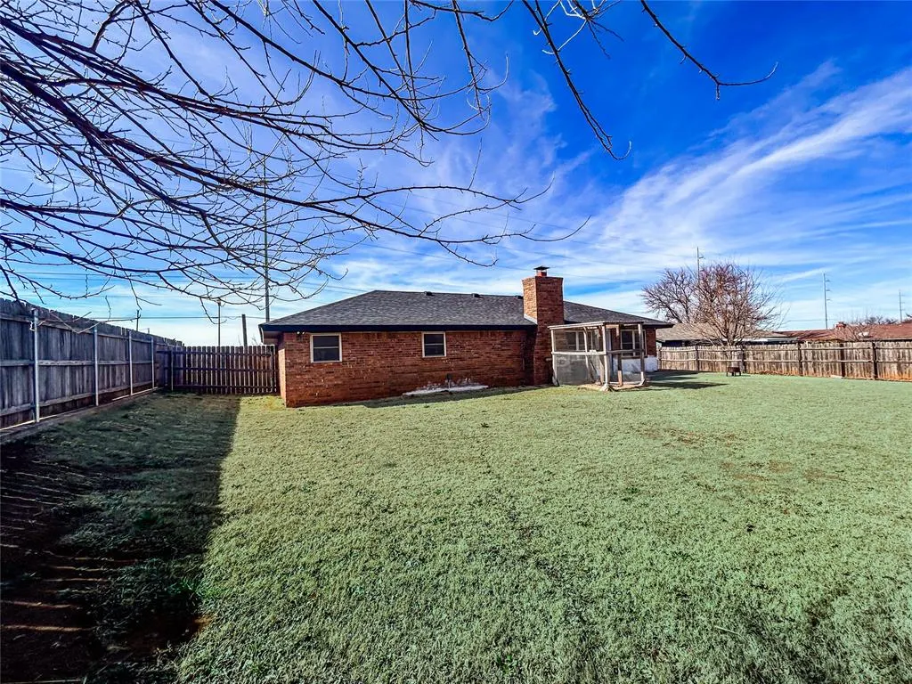 Photo 33 — 705 S 28th Street, Clinton, OK 73601