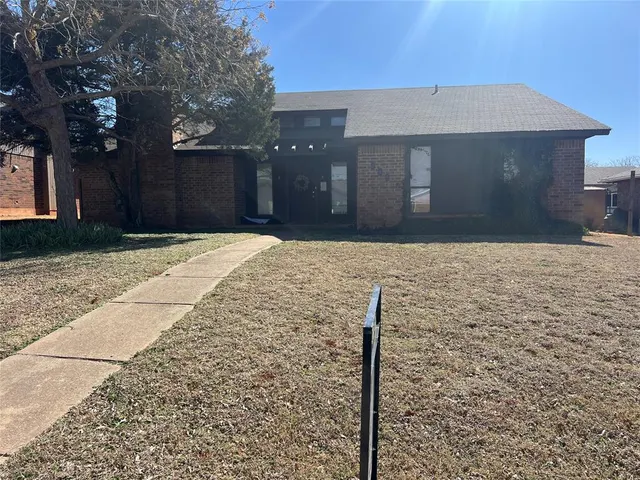 Front exterior — 800 NW 138th Street, Edmond, OK 73013