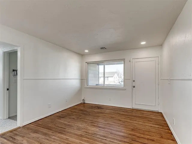 Photo 6 — 6910 NW 53rd Street, Bethany, OK 73008