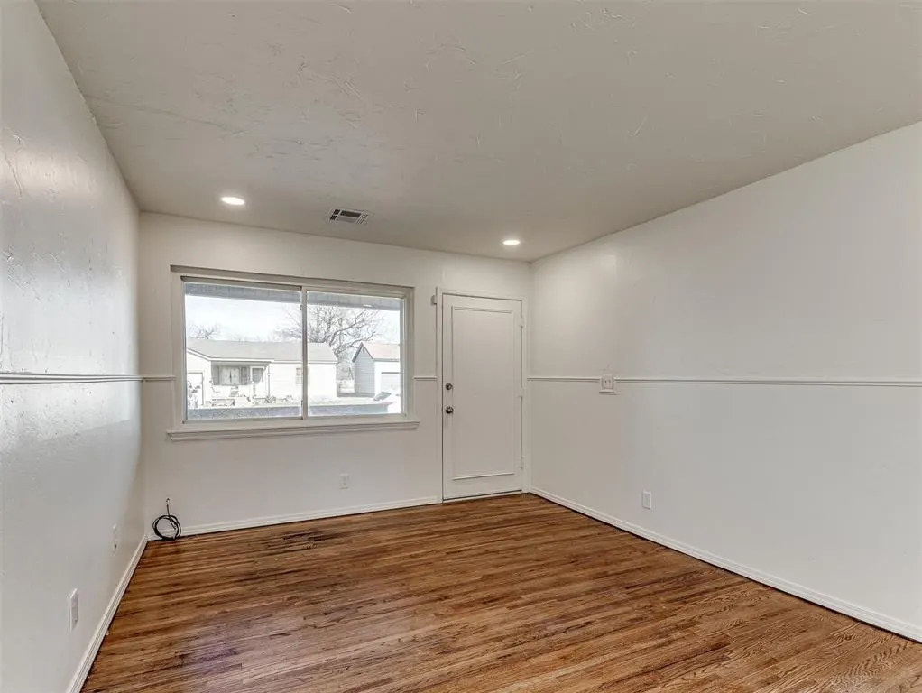 Photo 7 — 6910 NW 53rd Street, Bethany, OK 73008
