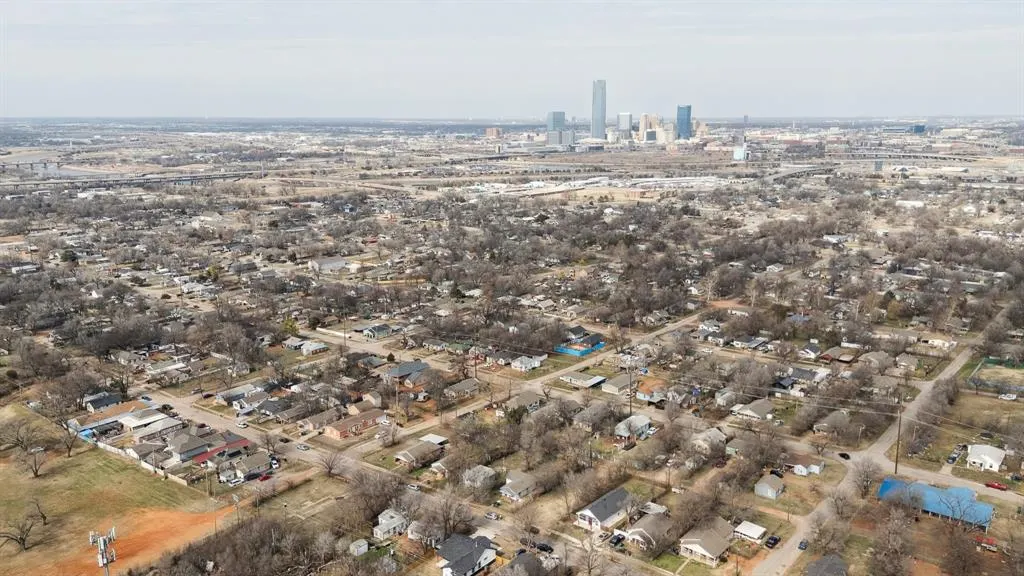 Photo 2 — 723 SE 22nd Street, Oklahoma City, OK 73129