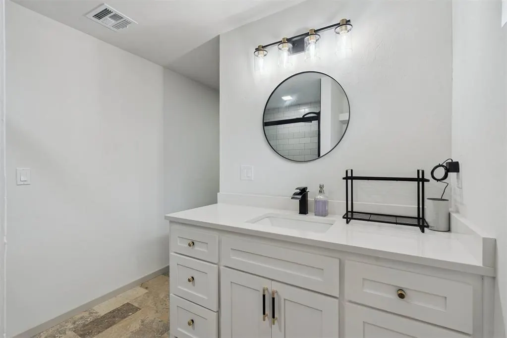 Photo 14 — 723 SE 22nd Street, Oklahoma City, OK 73129