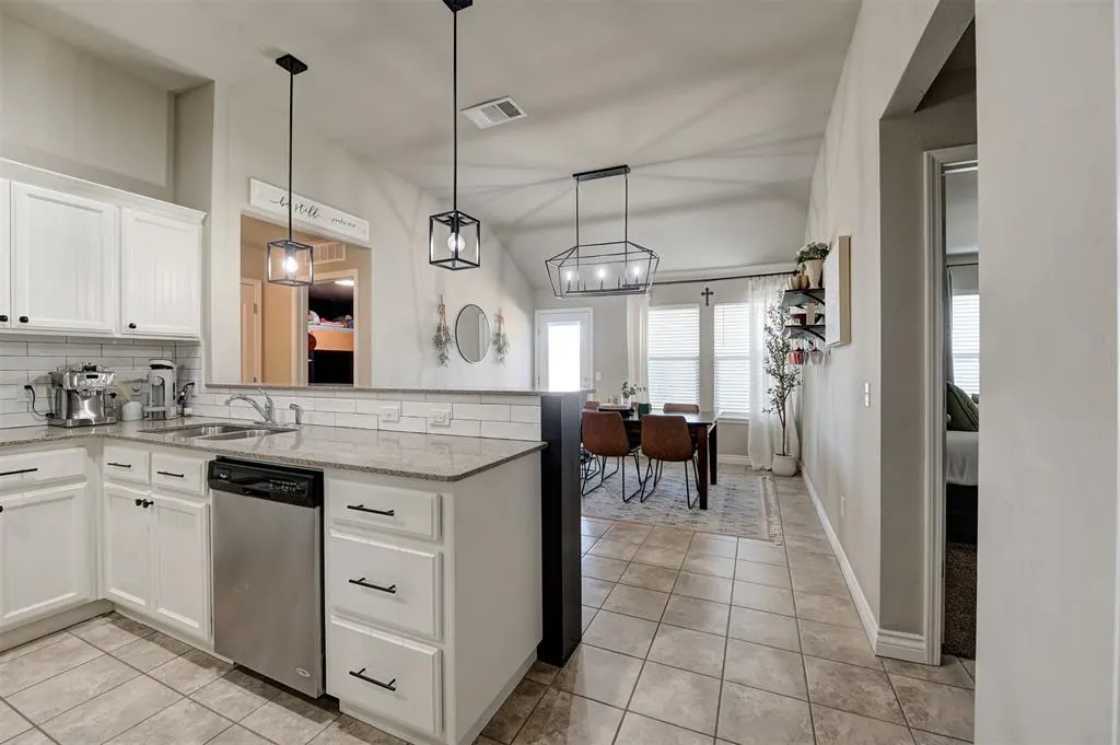 Photo 11 — 9541 SW 27th Street, Oklahoma City, OK 73128