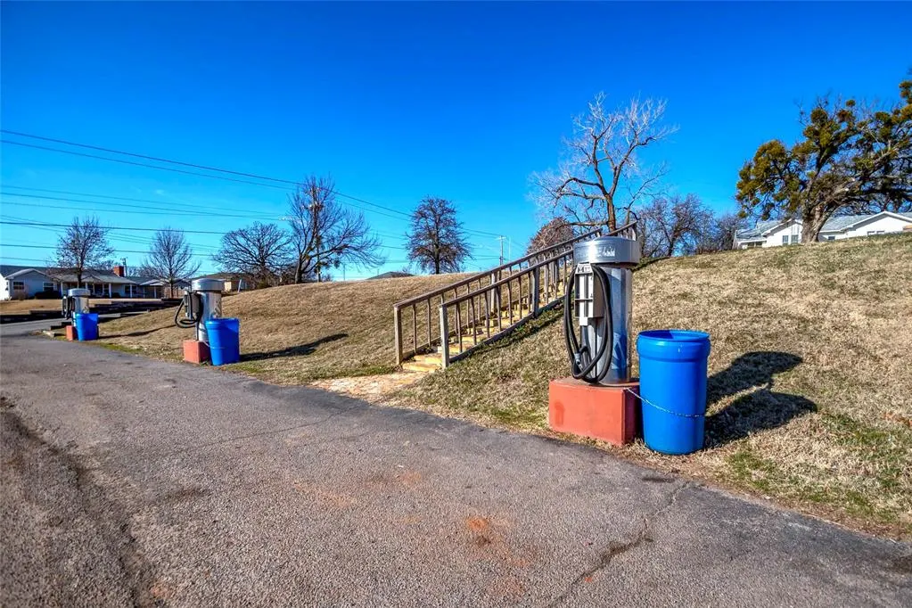 Photo 13 — 1102 E 1st Street, Chandler, OK 74834