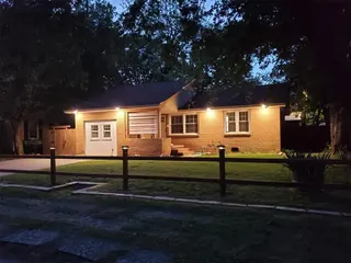Sold home at 1021 W Apache Street