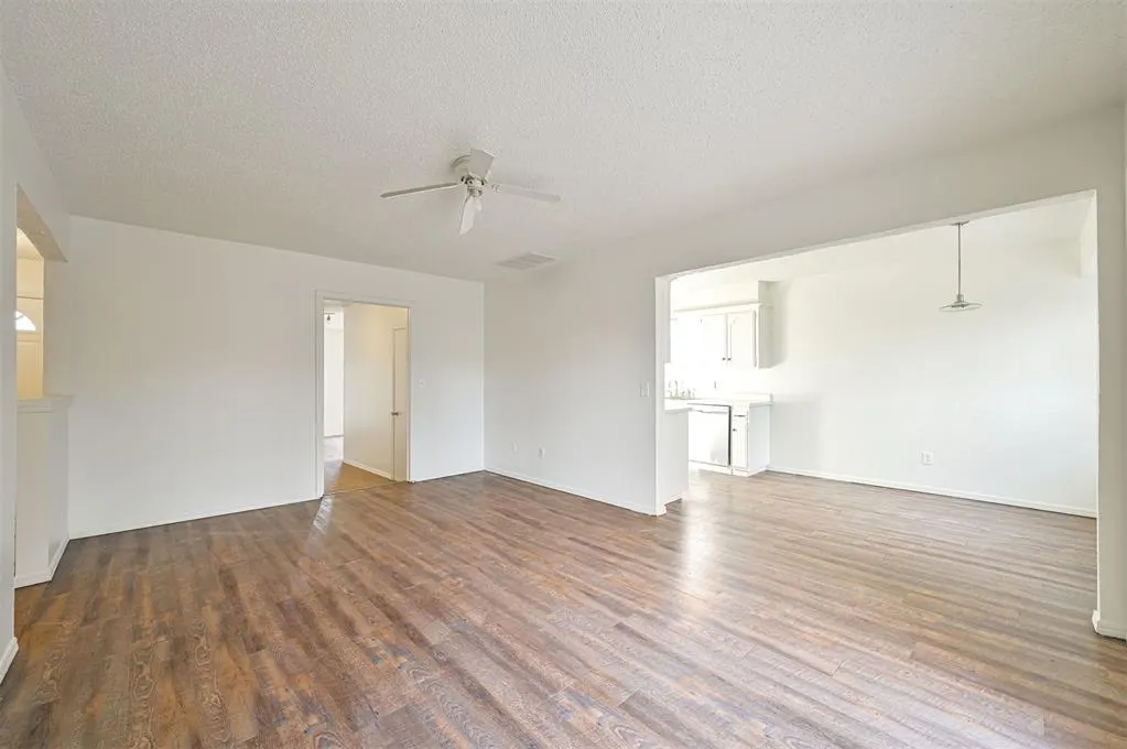 Photo 6 — 421 Meadow Lake Drive, Edmond, OK 73003