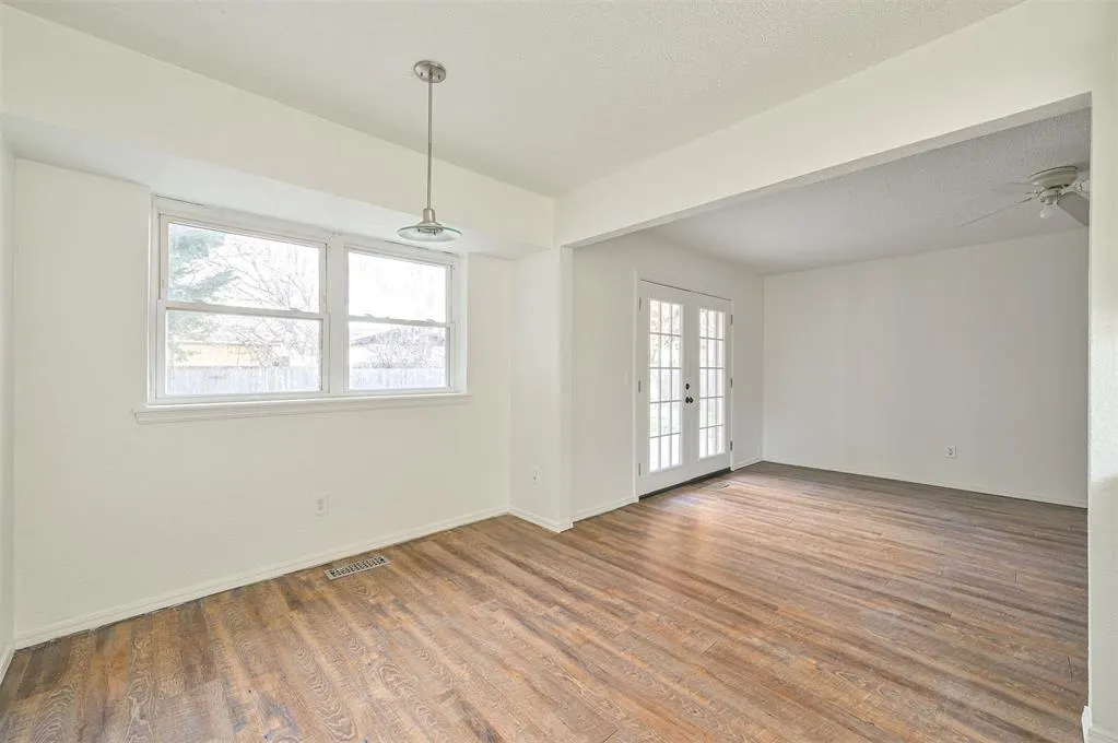 Photo 9 — 421 Meadow Lake Drive, Edmond, OK 73003