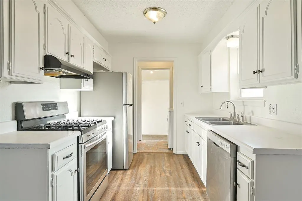 Photo 10 — 421 Meadow Lake Drive, Edmond, OK 73003