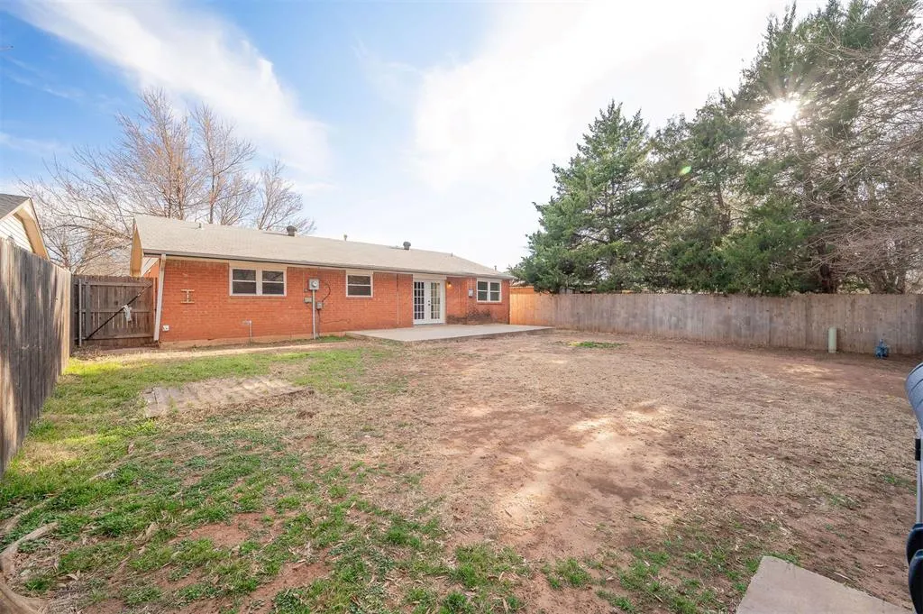 Photo 37 — 421 Meadow Lake Drive, Edmond, OK 73003