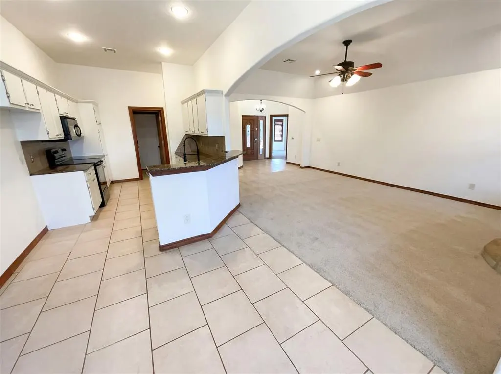 Photo 16 — 305 N Lakeside Terrace, Mustang, OK 73064