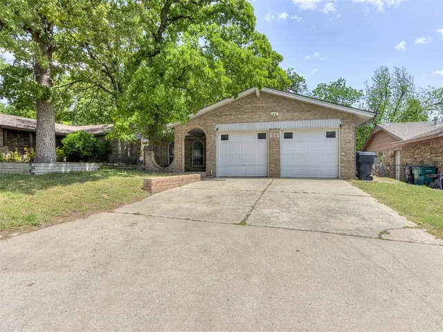 Photo 2 — 616 Whispering Oak Road, Oklahoma City, OK 73127