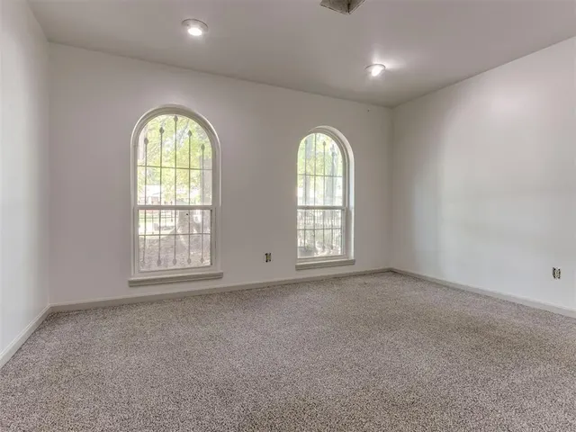 Photo 6 — 616 Whispering Oak Road, Oklahoma City, OK 73127