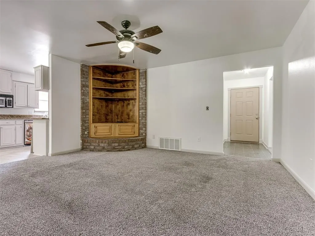 Photo 9 — 616 Whispering Oak Road, Oklahoma City, OK 73127