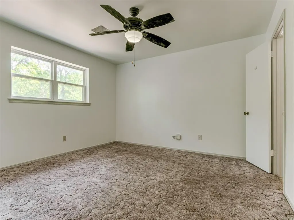 Photo 13 — 616 Whispering Oak Road, Oklahoma City, OK 73127